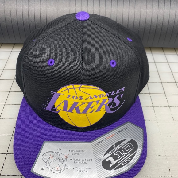 Copy- Lakers hat - Picture 9 of 9